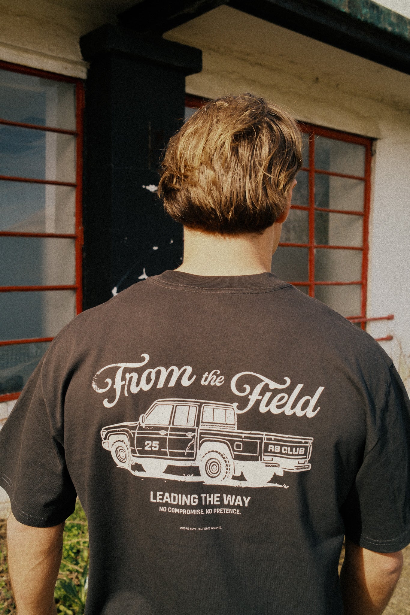 TRUCKER TEE - BLACK